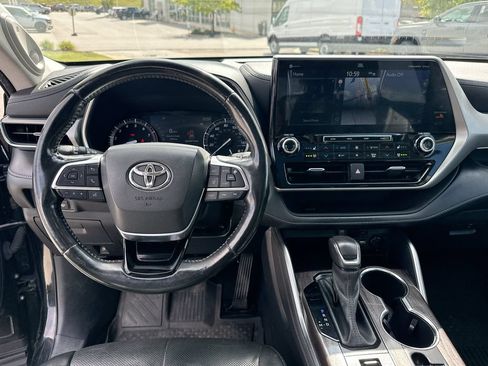 Used 2021 Toyota Highlander Platinum AWD/4WD image 19