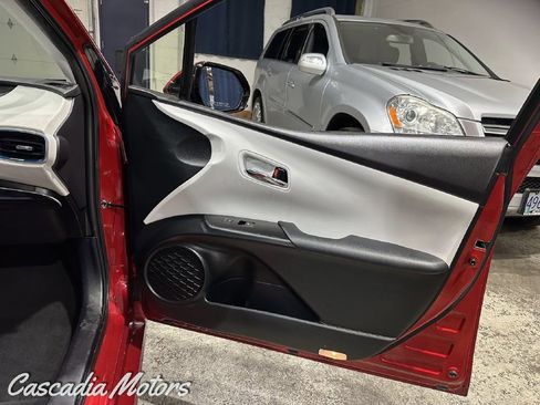 Used 2018 Toyota Prius Three FWD image 23