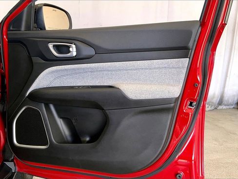 Used 2023 Jeep Compass Sport image 26