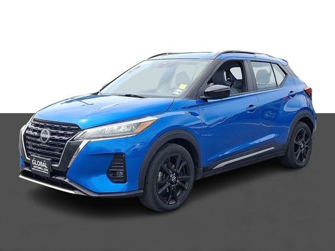 Used 2023 Nissan Kicks SR w/ SR Premium Package FWD image 3