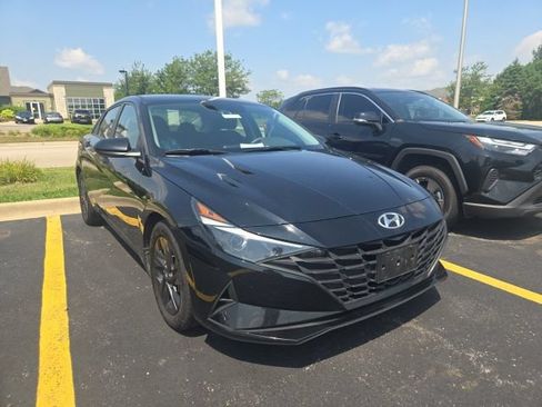 Used 2023 Hyundai Elantra SEL FWD image 1