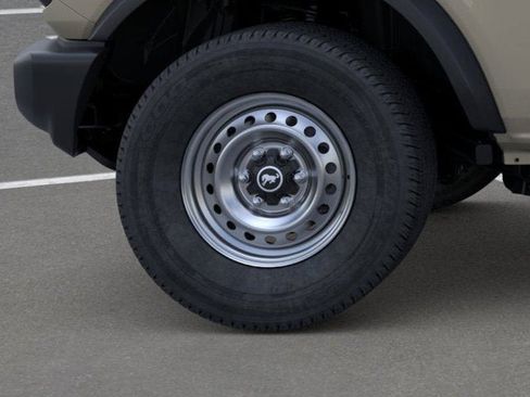 New 2025 Ford Bronco Base image 21