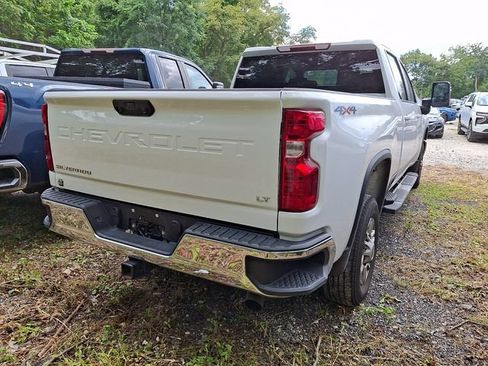 Used 2025 Chevrolet Silverado 2500 LT w/ Convenience Package AWD/4WD image 6