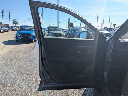 New 2026 Nissan Kicks SR image 10