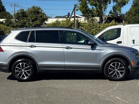 Used 2021 Volkswagen Tiguan SE w/ Panoramic Sunroof Package AWD/4WD image 2