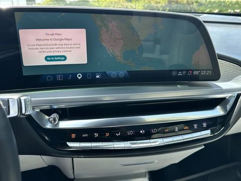 Used 2024 Cadillac Lyriq Luxury AWD/4WD image 14