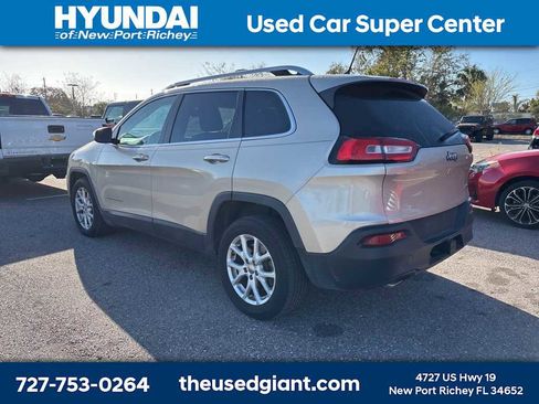 Used 2014 Jeep Cherokee Latitude w/ Comfort/Convenience Group image 2