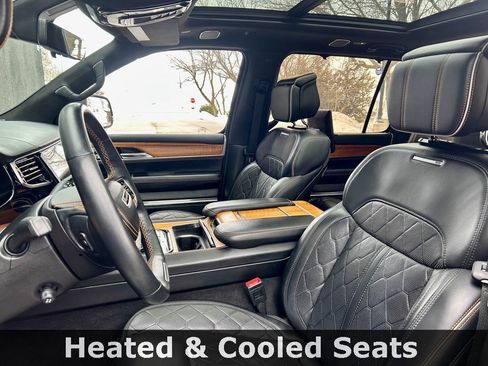 Used 2022 Jeep Grand Wagoneer Series III w/ Rear Seat Video Group 1 image 10