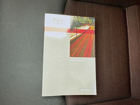 Used 2024 Toyota Corolla SE image 34