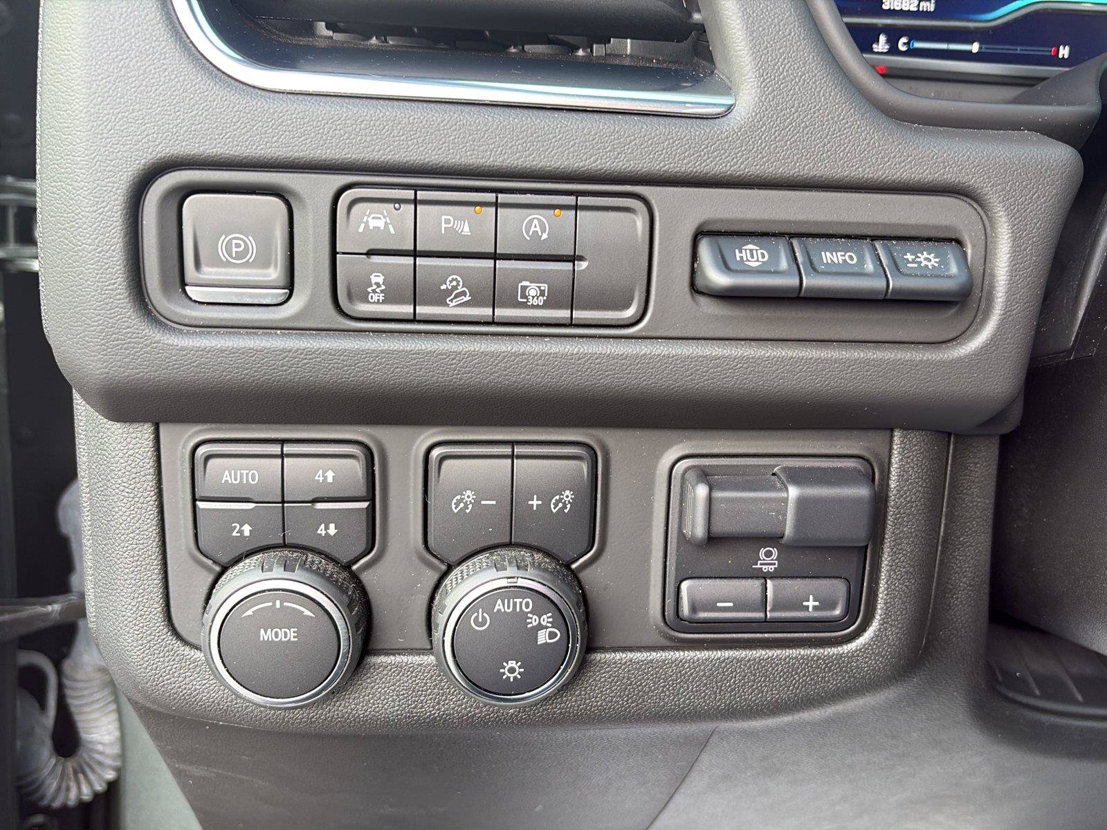 Certified 2023 Chevrolet Tahoe Premier AWD/4WD image 27