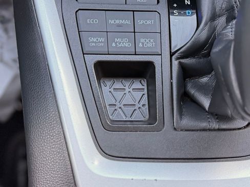 Used 2023 Toyota RAV4 XLE image 16