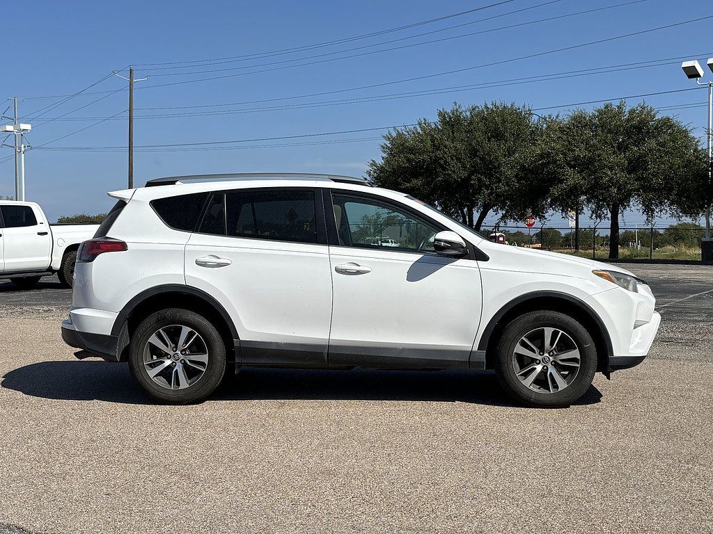 Used 2017 Toyota RAV4 XLE FWD image 4
