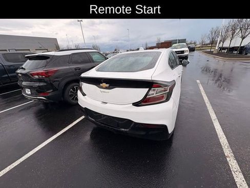 Used 2017 Chevrolet Volt LT w/ Comfort Package image 9