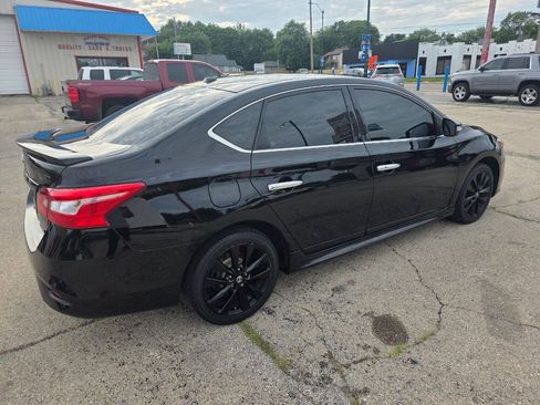 Used 2018 Nissan Sentra SR w/ Technology Package FWD image 5