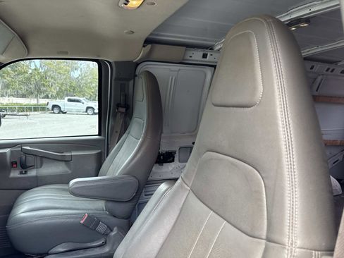 Used 2018 Chevrolet Express 2500 image 17