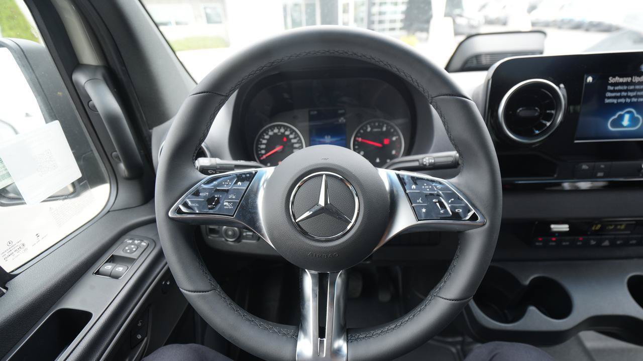 New 2026 Mercedes-Benz Sprinter 2500 image 18