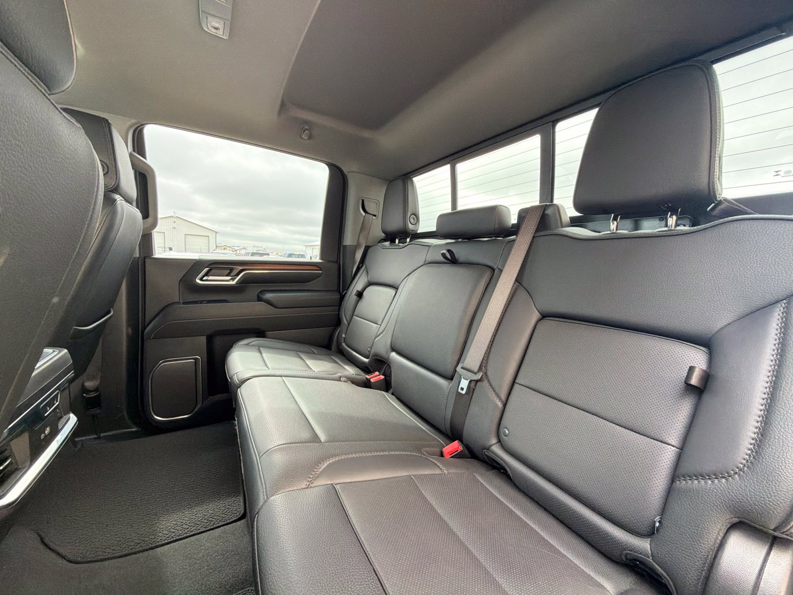 Used 2024 GMC Sierra 3500 Denali w/ Denali Reserve Package AWD/4WD image 13