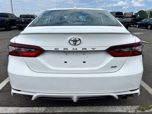 Used 2018 Toyota Camry SE FWD image 8