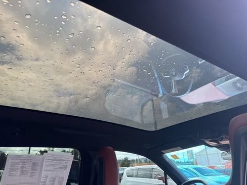 Used 2022 BMW iX xDrive50 w/ Sport Package AWD/4WD image 16