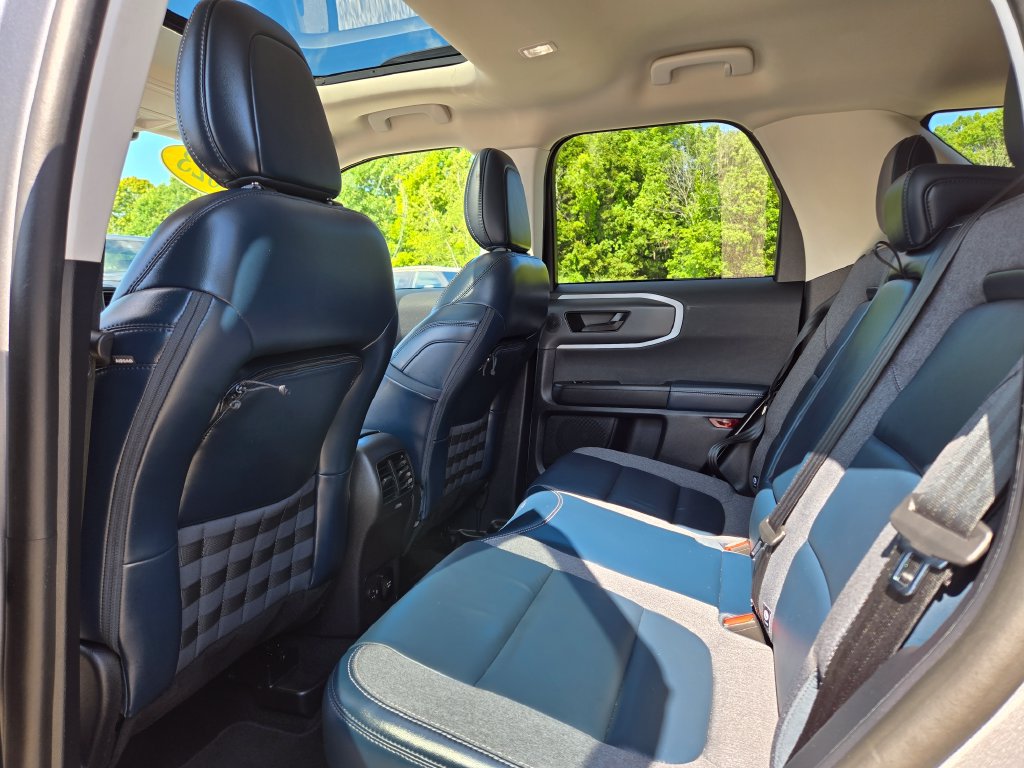 Used 2023 Ford Bronco Sport Outer Banks w/ Tech Package AWD/4WD image 14