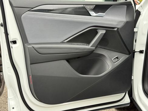 New 2026 Volkswagen Tiguan SE R-Line FWD image 21