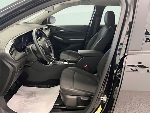 Used 2025 Buick Encore GX Preferred AWD/4WD image 17