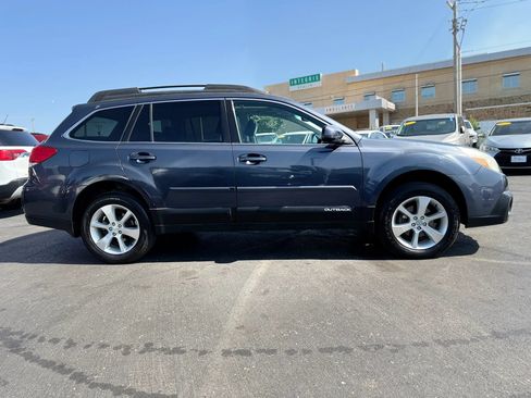 Used 2014 Subaru Outback 2.5i Limited w/ Moonroof Package AWD/4WD image 2