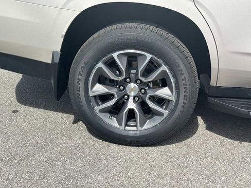 Certified 2022 Chevrolet Tahoe LT w/ LT Signature Plus Package AWD/4WD image 11