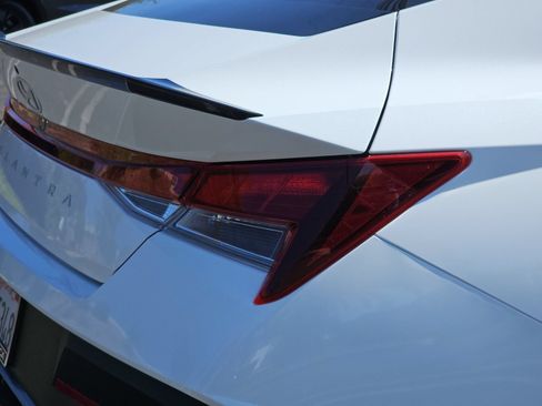 Used 2025 Hyundai Elantra Sport FWD image 11