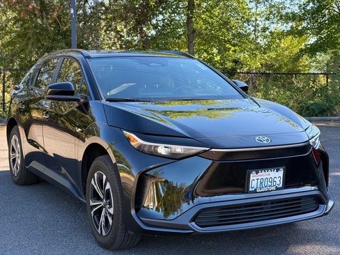 Certified 2025 Toyota bZ4X AWD w/ Weather Package image 7