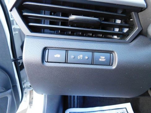 Used 2025 Nissan Altima 2.5 SR image 21