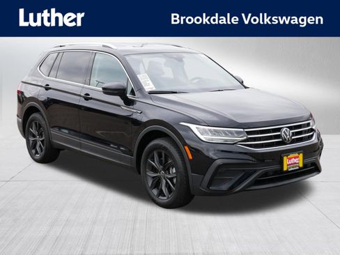 Used 2024 Volkswagen Tiguan SE w/ MDO Package, Two-Row AWD/4WD image 1