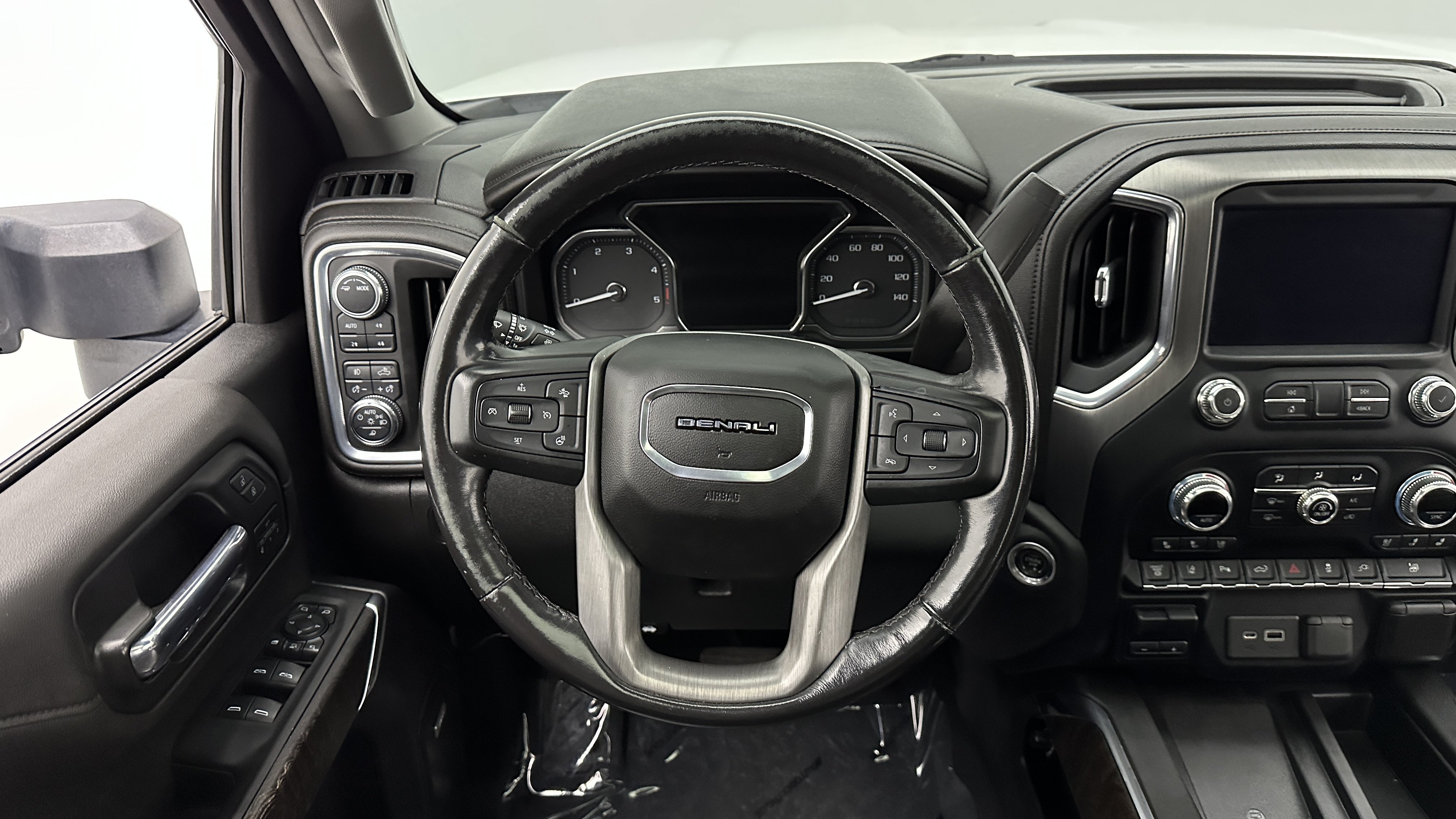 Used 2022 GMC Sierra 3500 Denali w/ Denali Ultimate Package AWD/4WD image 33