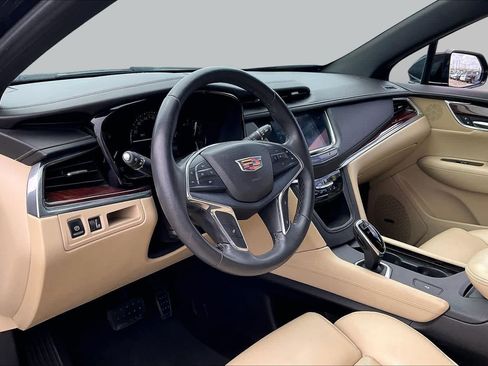 Used 2017 Cadillac XT5 Luxury FWD image 16