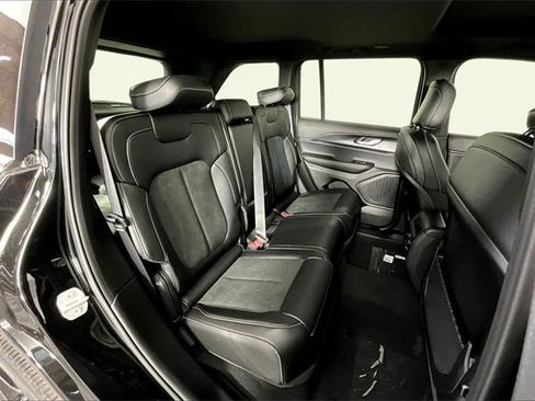 New 2025 Jeep Grand Cherokee Altitude w/ Trailer Tow Package image 11