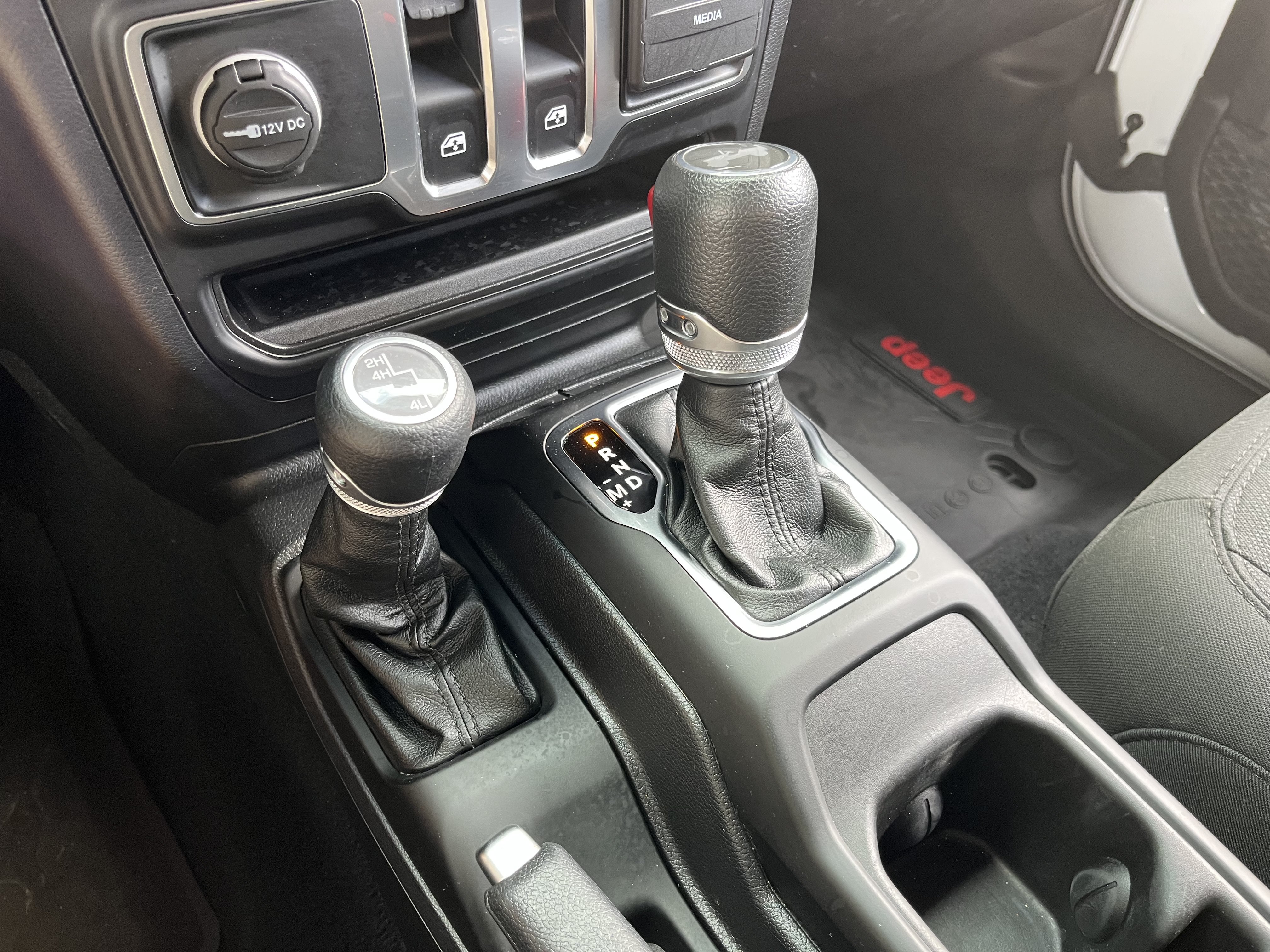 Used 2023 Jeep Wrangler Sport AWD/4WD image 21