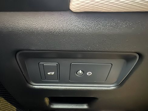 Used 2021 Land Rover Discovery S R-Dynamic image 22