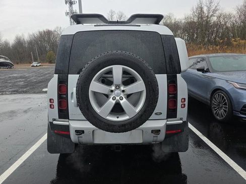 Used 2023 Land Rover Defender 110 S image 9