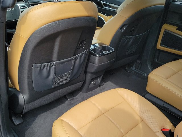 Certified 2022 Kia Telluride SX w/ Towing Package FWD image 9