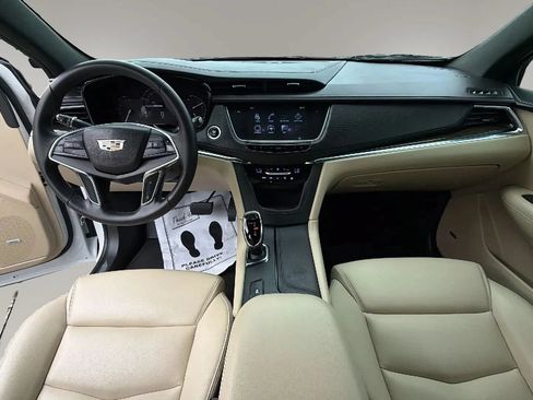 Used 2017 Cadillac XT5 FWD w/ LPO, Wheel Lock Package image 18