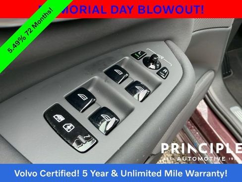 Certified 2025 Volvo XC90 B5 Plus AWD/4WD image 29