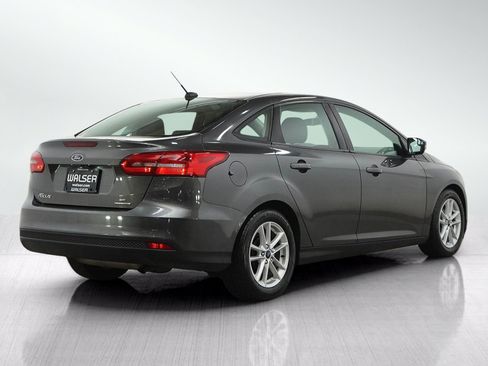 Used 2015 Ford Focus SE FWD image 5