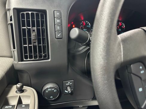 Used 2025 Chevrolet Express 3500 LT w/ LT Preferred Equipment Group image 18