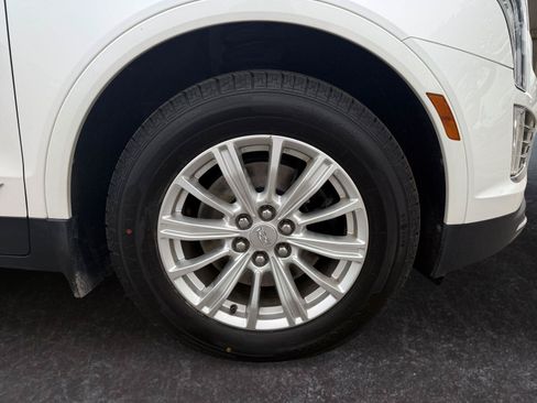 Used 2022 Cadillac XT5 Luxury w/ LPO, Floor Liner Package AWD/4WD image 29