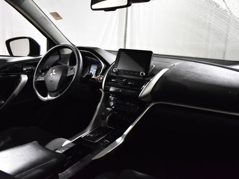 Used 2022 Mitsubishi Eclipse Cross SE image 32