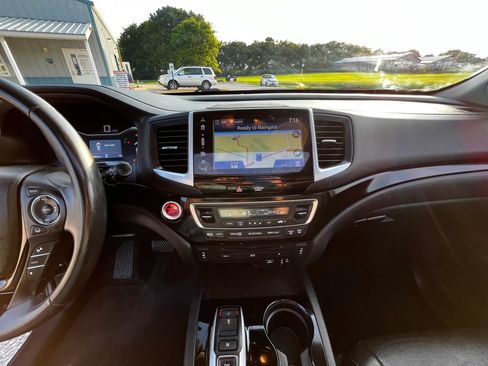Used 2017 Honda Pilot Touring image 21