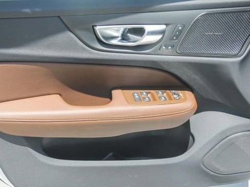 New 2025 Volvo V60 B5 Cross Country Ultra w/ Climate Package image 19