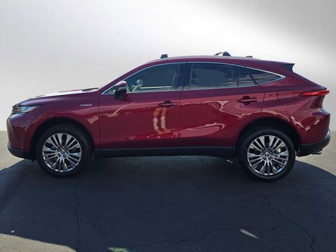 Used 2021 Toyota Venza XLE image 6