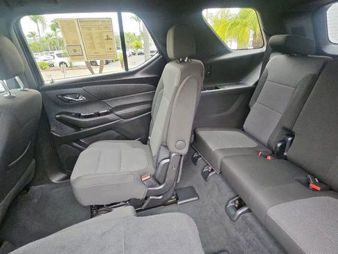 Used 2023 Chevrolet Traverse LT FWD image 10