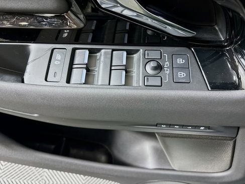 Used 2026 Land Rover Range Rover Evoque S image 20